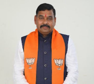 Dindor pothole controversy: ‘રસ્તે ખાડા પડે તો જાતે પૂરી દો, સરકારને ફોન ના કરો…ડિંડોરના નિવેદનથી વધ્યો જનાક્રોશ
