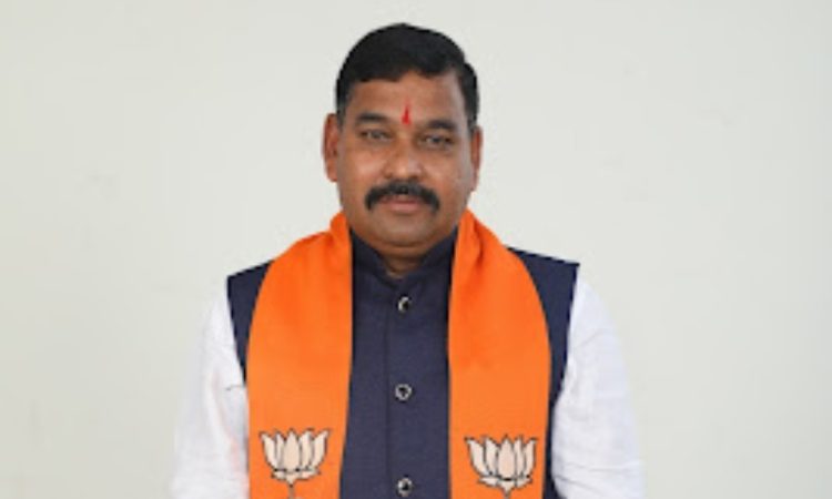 Dindor pothole controversy: ‘રસ્તે ખાડા પડે તો જાતે પૂરી દો, સરકારને ફોન ના કરો…ડિંડોરના નિવેદનથી વધ્યો જનાક્રોશ