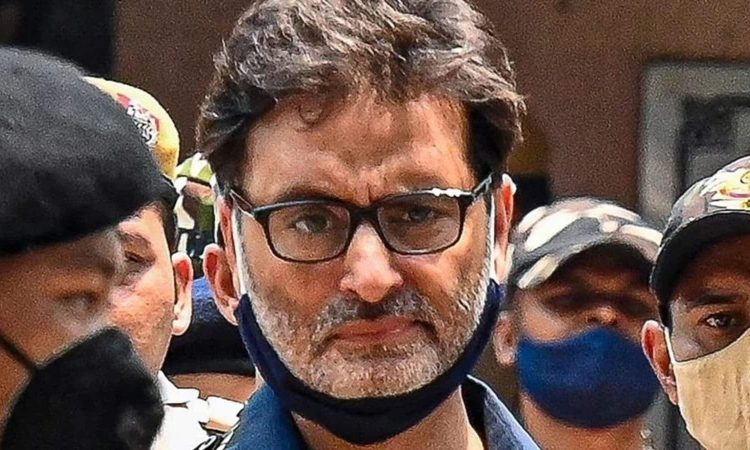 दिल्ली हाईकोर्ट ने जम्मू-कश्मीर लिबरेशन फ्रंट (जेकेएलएफ) के प्रमुख यासीन...
