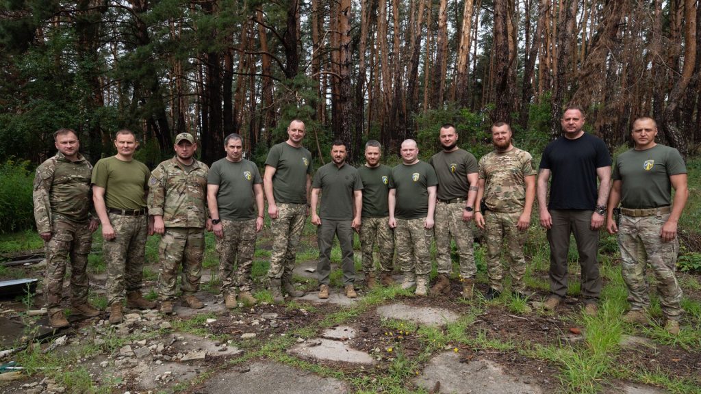 जेलेंस्की ने स्पष्ट किया कि यूक्रेन इन विदेशी लड़ाकों की मौजूदगी को...