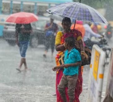 आज अगस्त 9 अगस्त है देश में कई जगहों पर बारिश की संभावना है. दिल्ली में भी...