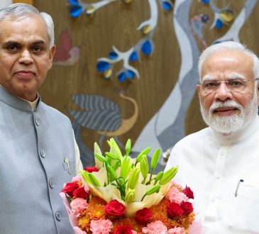 अब एक और नाम तेजी से चर्चा में है। यह नाम है, गुजरात के राज्यपाल आचार्य...