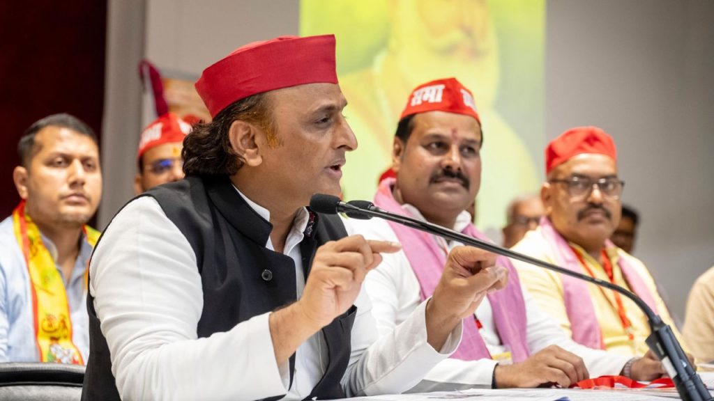 તેમના સ્વતંત્રતા દિવસના ભાષણમાં વડા પ્રધાન મોદીએ 100 વર્ષ આરએસએસ બનાવ્યા … अपने स्वतंत्रता दिवस भाषण में प्रधानमंत्री मोदी ने आरएसएस की 100 साल की...