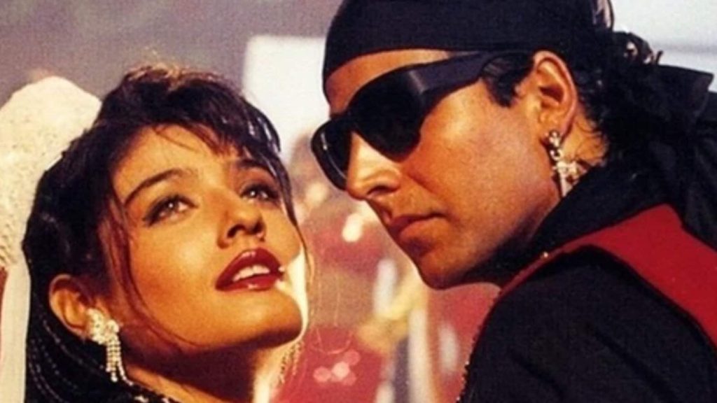 બોલિવૂડ હિટ ફિલ્મ મોહરા, અક્ષય કુમાર અને રવિના ટંડનના શૂટિંગ દરમિયાન … बॉलीवुड की हिट फिल्म मोहरा की शूटिंग के दौरान अक्षय कुमार और रवीना टंडन के...