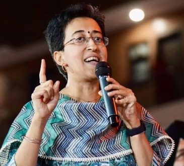 मंगलवार को दिल्ली विधानसभा के सदन में भाजपा के विधायकों द्वारा आम आदमी...