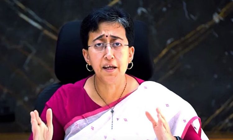 दिल्ली विधानसभा में सीएजी रिपोर्ट पर बहस के दौरान आम आदमी पार्टी और भाजपा...