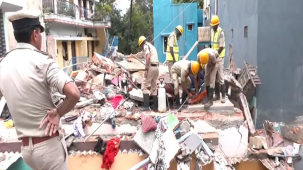 मुख्यमंत्री सिद्धारमैया ने कहा कि प्रारंभिक संदेह सिलेंडर विस्फोट का है,...