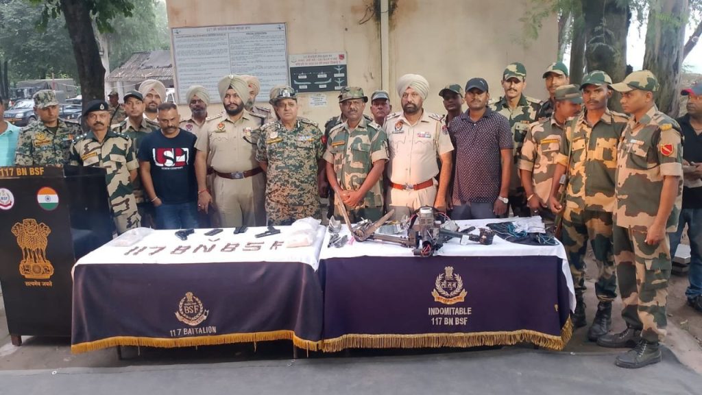 सीमा सुरक्षा बल (BSF) और अमृतसर ग्रामीण पुलिस ने संयुक्त अभियान में अमृतसर के...