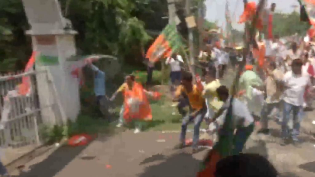 બિહારમાં કોંગ્રેસના નેતા રાહુલ ગાંધીના ‘મતદાર અધિકાર યાત્રા’ દરમિયાન … बिहार में कांग्रेस नेता राहुल गांधी की 'मतदाता अधिकार यात्रा' के दौरान...