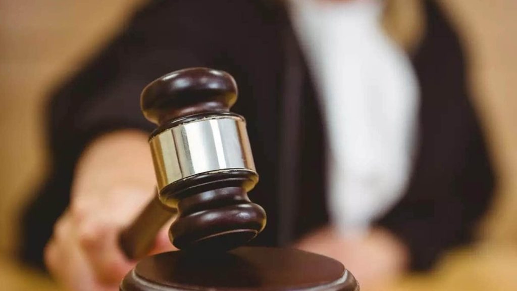 अदालत ने हाल ही एक शख्स को 9 साल पहले की गई गलती के लिए अब सजा सुनाई है। शख्स...