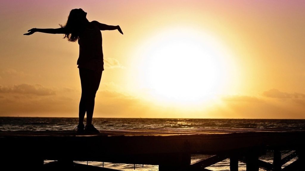 हमारी शारीरिक संरचना भी प्रेम एवं करुणा के भाव के अनुकूल बनी है। हम देख...