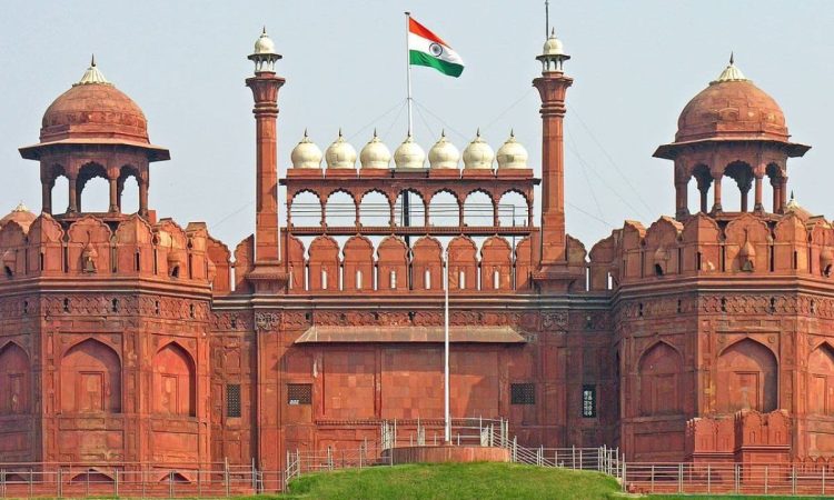 Independance Day 2025: स्वतंत्रता दिवस समारोह से ठीक एक हफ्ते पहले नई दिल्ली स्थित लाल...
