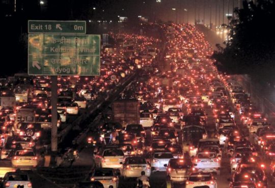 देशभर में शनिवार रक्षाबंधन का त्यौहार धूमधाम से मनाया जाएगा. सड़कों पर एक...