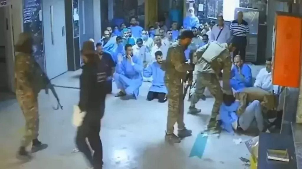 सीरिया के स्वैदा शहर के अस्पताल में क्रूरता सामने आई है। हथियारबंद लोगों...