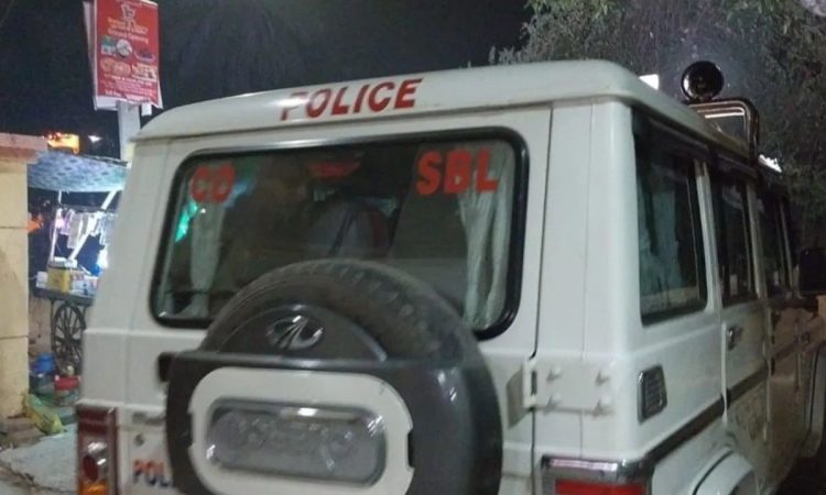 राहगीरों ने महिला के शरीर के अंगों से भरे थैले देखे तो उन्होंने तुरंत...