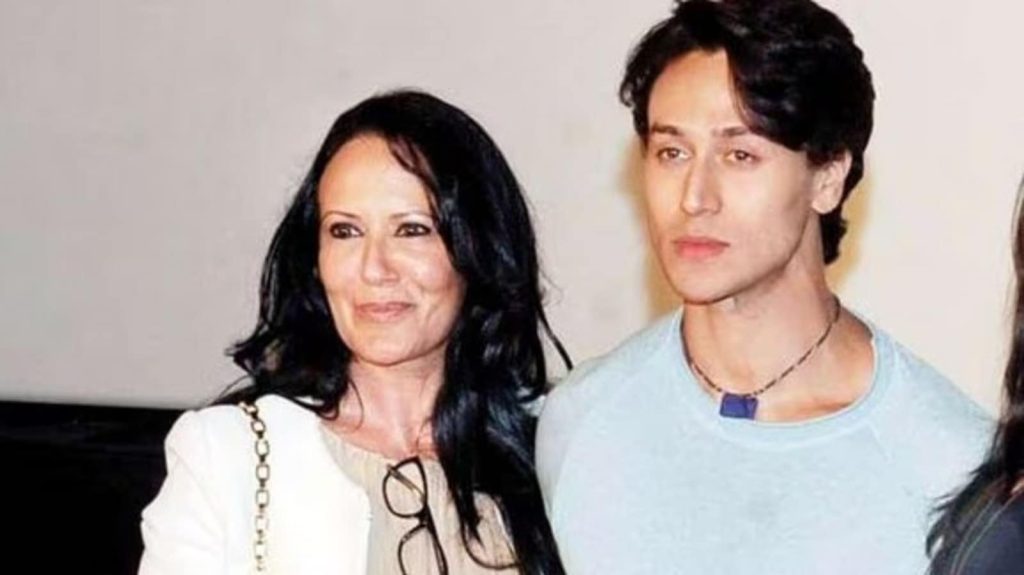 सोशल मीडिया पर एक वीडियो सामने आया जिसमें टाइगर श्रॉफ को एक्टिंग छोड़ने की...