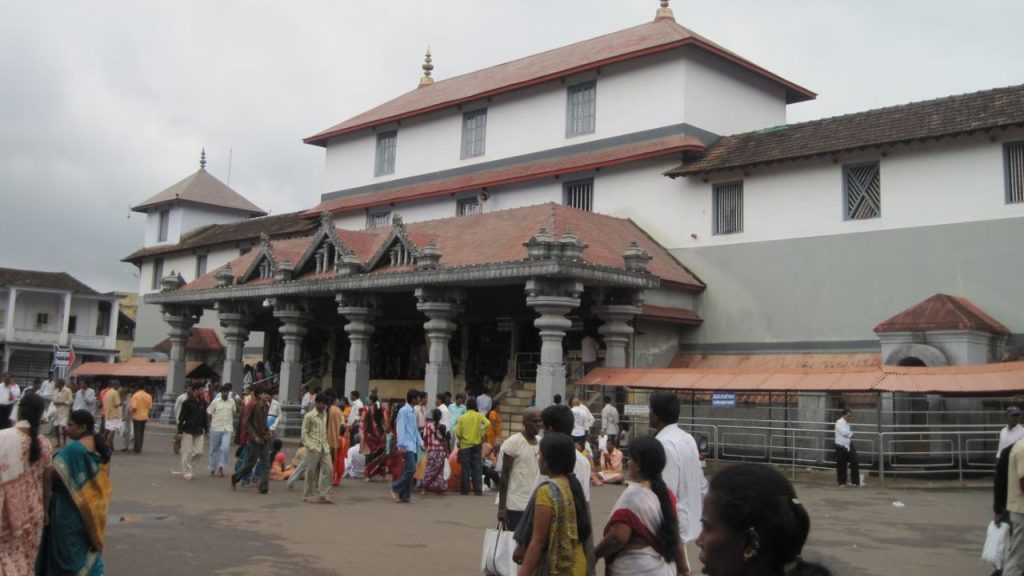 कर्नाटक के श्री धर्मस्थल मण्जुनाथेश्वर मंदिर पर हाल ही में लगे विवादित...