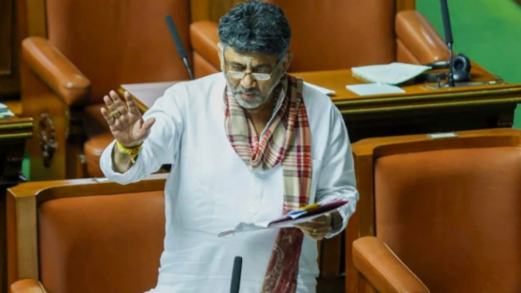 डीके शिवकुमार ने पहले भी कई मौकों पर स्वीकार किया है कि उनके शुरुआती दिनों...