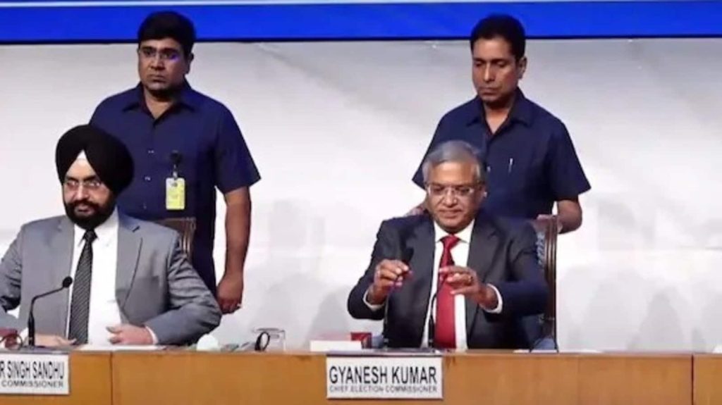 सबूत मांगने पर जवाब नहीं मिला, आरोपों से डरते नहीं; विपक्ष को चुनाव आयोग का...