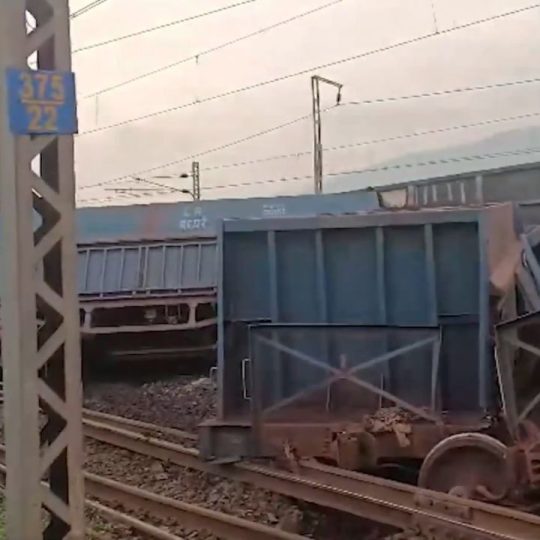 Goods Train Derails: झारखंड के सरायकेला-खरसावां जिले में चांडिल के पास शनिवार सुबह...