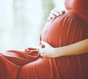 रविवार रात हरिद्वार के बहादराबाद क्षेत्र में मां गंगा मैटरनिटी एंड आई...