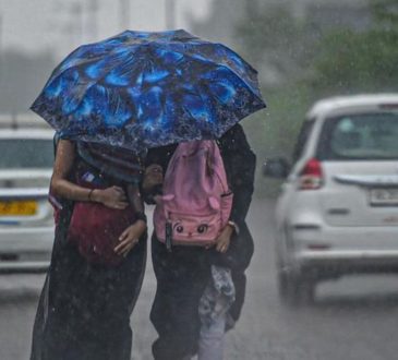 आज शनिवार को हरियाणा के तीन जिलों फरीदाबाद, नूंह और पलवल में भारी बारिश हो...