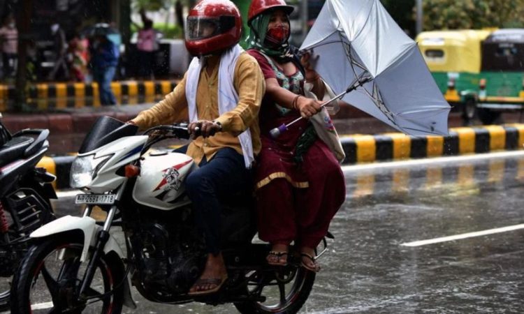 मौसम विभाग ने लोगों से अपील की है कि भारी बारिश की स्थिति में सुरक्षित...