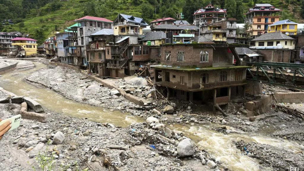 Himachal Pradesh Flood: हिमाचल प्रदेश के किन्नौर में भारी बारिश के बाद अचानक बाढ़ आने की...