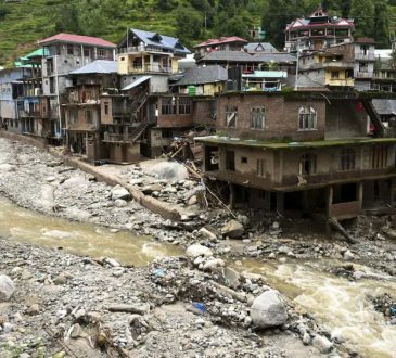 Himachal Pradesh Flood: हिमाचल प्रदेश के किन्नौर में भारी बारिश के बाद अचानक बाढ़ आने की...