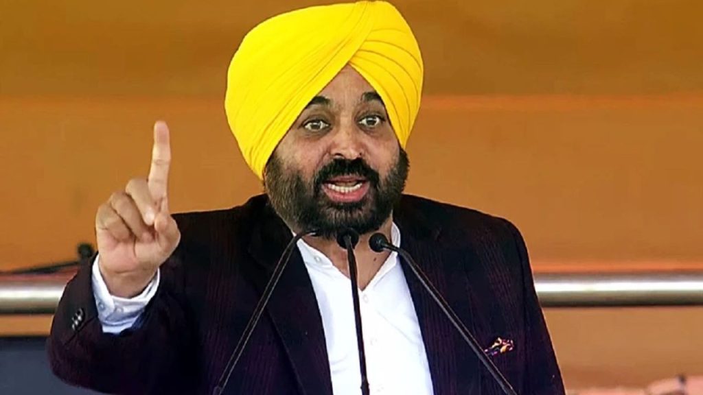 પંજાબ ન્યૂઝ: શુક્રવાર અને શનિવારે પંજાબના હોશિયારપુર જિલ્લામાં … Punjab News: पंजाब के होशियारपुर जिले में शुक्रवार और शनिवार की मध्यरात्रि एक...