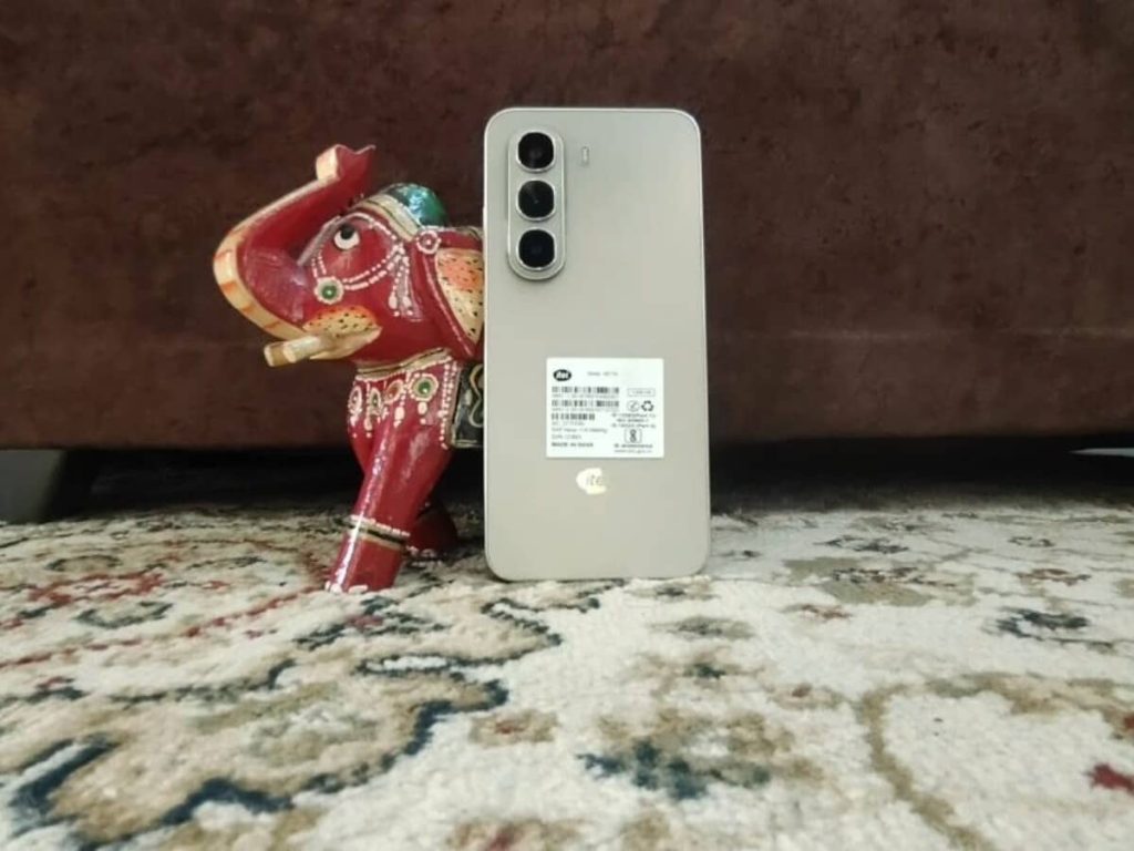 12GB तक की रैम वाला तगड़ा 5G फोन, मिलेंगे जबर्दस्त AI फीचर, कीमत 10 हजार रुपये से...