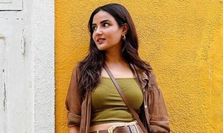 टीवी एक्ट्रेस जैस्मिन भसीन ने हाल में अपना इ बुरे अनुभव के बारे में बात कि...