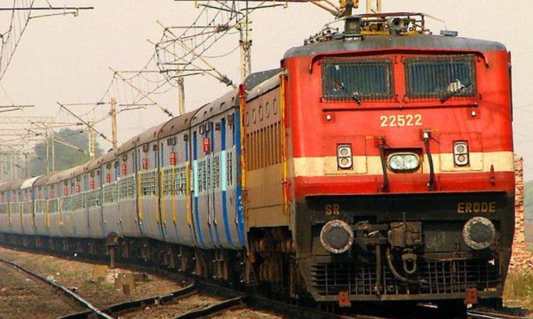 झारखंड के चक्रधरपुर मंडल के लोटा पहाड़ स्टेशन के पास 9 से 25 अगस्त तक लाइन...