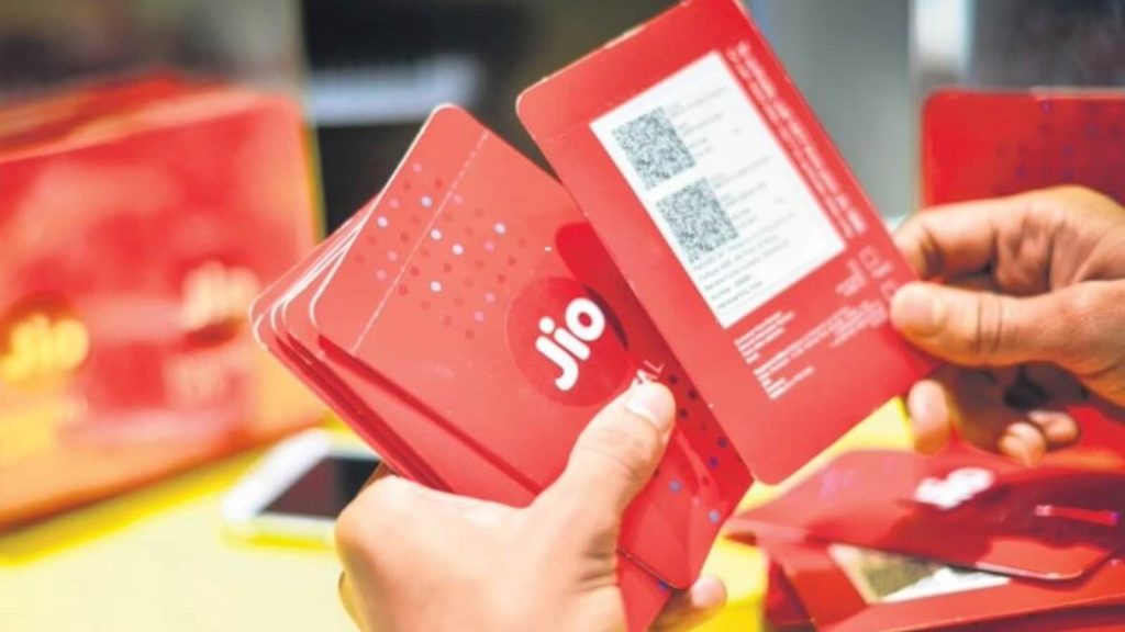 जियो का 249 रुपये वाला प्लान 28 दिन की वैलिडिटी के साथ आता था। इसके बंद होने से 28...