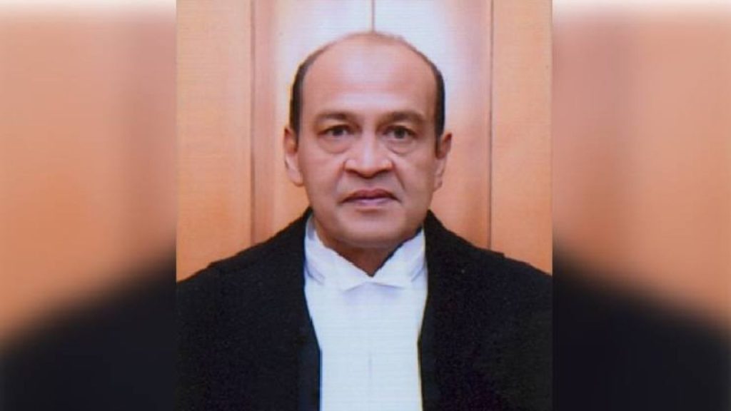 कैश कांड में घिरे हाईकोर्ट के जस्टिस वर्मा के खिलाफ आरोपों की जांच के लिए...