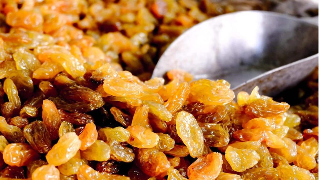 નેપાળમાંથી આવતા ચાઇનીઝ કિસમિનએ ખેડૂતોની પાછળનો ભાગ તોડી નાખ્યો, સંસદમાં આ મુદ્દો ઉઠાવ્યો नेपाल के रास्ते आ रही चीनी किशमिश ने किसानों की कमर तोड़ी, संसद में उठा मुद्दा