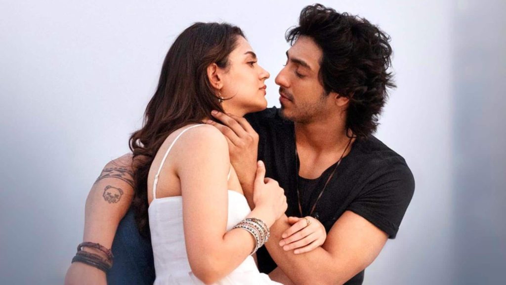 बॉक्स ऑफिस: अहान पांडे की 'सैयारा' की बादशाहत कायम, 300 करोड़ रुपये से चंद कदम दूर 