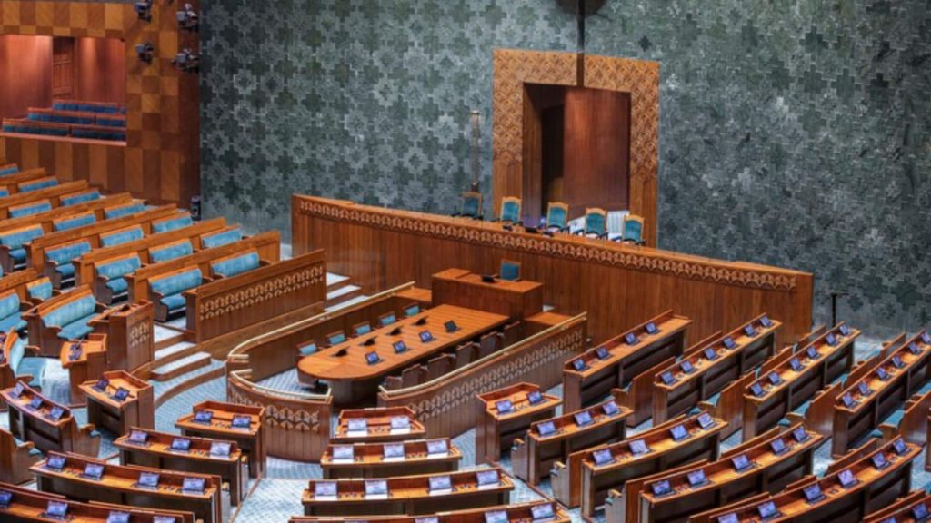 जस्टिस वर्मा के खिलाफ लोकसभा में महाभियोग प्रस्ताव लाएगी सरकार, राज्यसभा से विपक्ष का प्रस्ताव खारिज