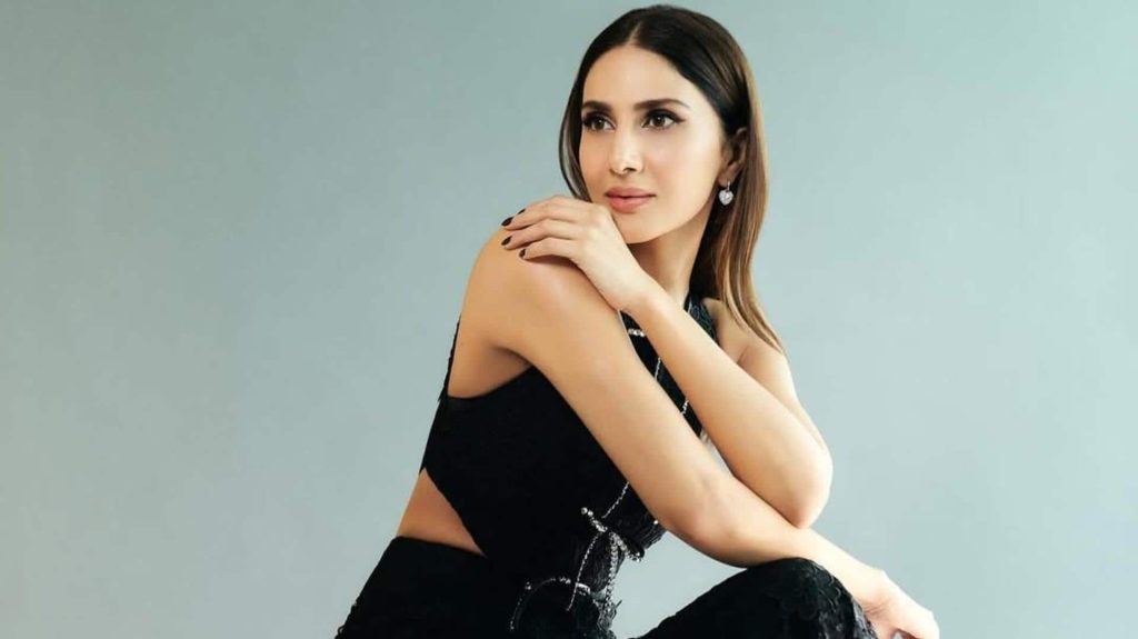 वाणी कपूर की बॉलीवुड में जद्दाेजहद, बोलीं- सोचती हूं मैं इस इंडस्ट्री के लायक हूं भी?