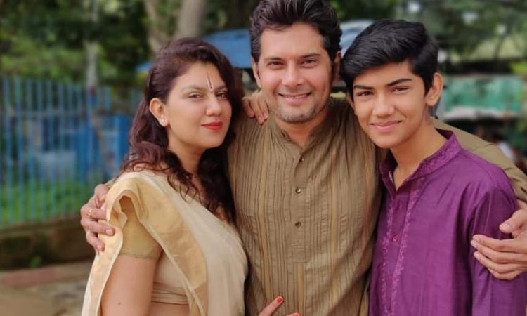 'क्योंकि सास.... ' के मिहिर विरानी की असली तुलसी काैन हैं? मिलिए हेतल उपाध्याय से