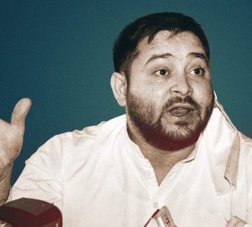 चुनाव आयोग ने 2 मतदाता फोटो पहचान पत्र रखने को लेकर तेजस्वी यादव को भेजा नोटिस