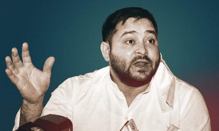 चुनाव आयोग ने 2 मतदाता फोटो पहचान पत्र रखने को लेकर तेजस्वी यादव को भेजा नोटिस