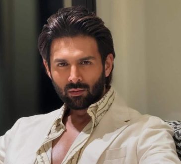 'अमरन' के निर्देशन राजकुमार पेरियासामी से बातचीत कर रहे कार्तिक आर्यन, सामने आई ये जानकारी