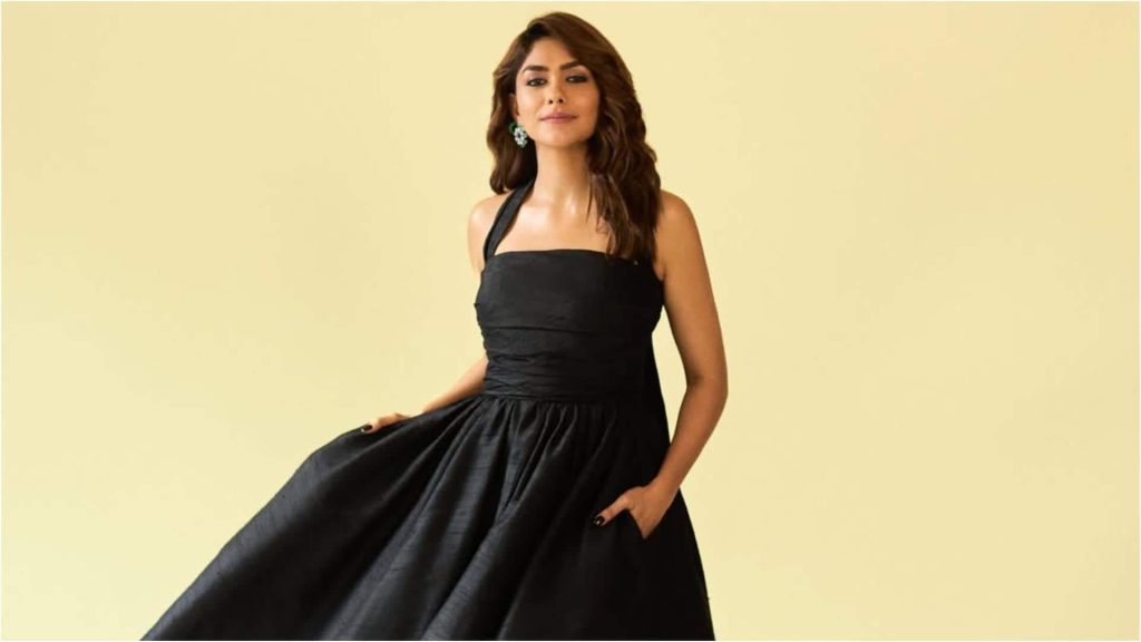 ધનુષ ડેટિંગના સમાચાર પર મિરિનાલ ઠાકુર મૌન તોડી નાખ્યું, શું કહ્યું તે જાણો धनुष के साथ डेटिंग की खबरों पर मृणाल ठाकुर ने तोड़ी चुप्पी, जानिए क्या कहा