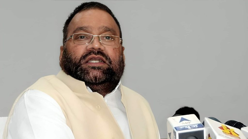 रायबरेली: स्वामी प्रसाद मौर्य को माला पहनाने के बहाने युवक ने हमला किया, समर्थकों ने पीटा