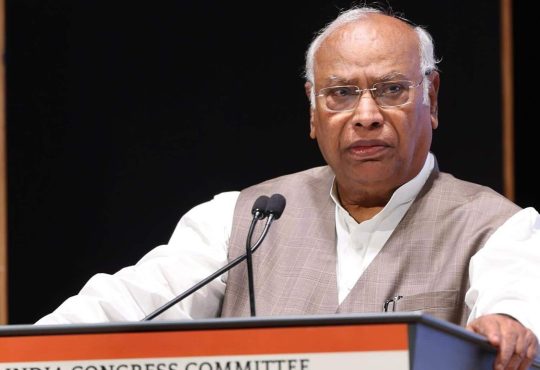 मल्लिकार्जुन खड़गे ने ट्रंप के टैरिफ को लेकर प्रधानमंत्री मोदी को घेरा, गिराई 5 कमियां