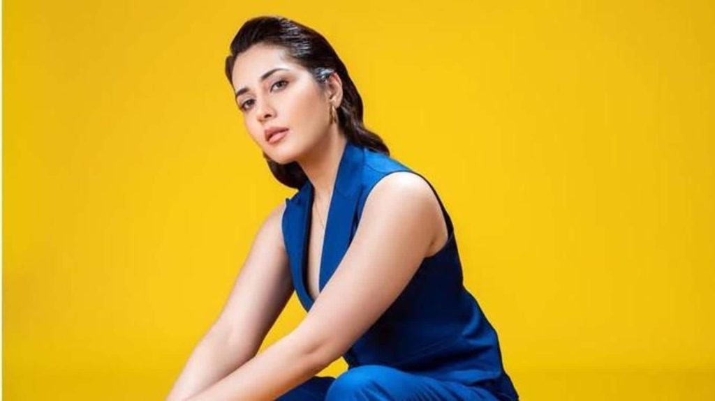 फिल्म '120 बहादुर' की हीरोइन बनीं राशि खन्ना, पहली बार फरहान अख्तर के साथ जमेगी जोड़ी