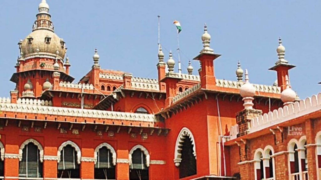 हाई कोर्ट में मामला यह चल रहा था कि बच्ची को मां के पास सौंपा जाए या पिता के...