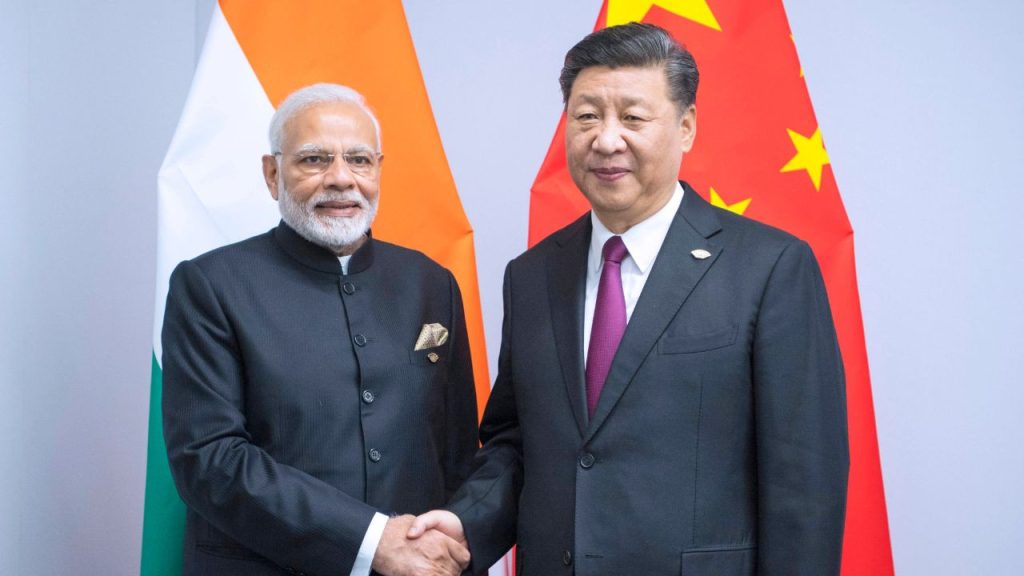 प्रधानमंत्री नरेंद्र मोदी 31 अगस्त को चीन के तियानजिन में राष्ट्रपातो शी...