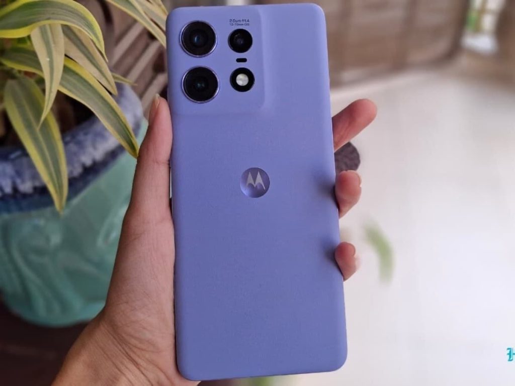 गजब! ₹9510 सस्ता हुआ 12GB RAM, 50MP सेल्फी कैमरे वाला Motorola का बेस्ट सेलिंग फोन; न गिरने से टूटेगा, न बारिश से...